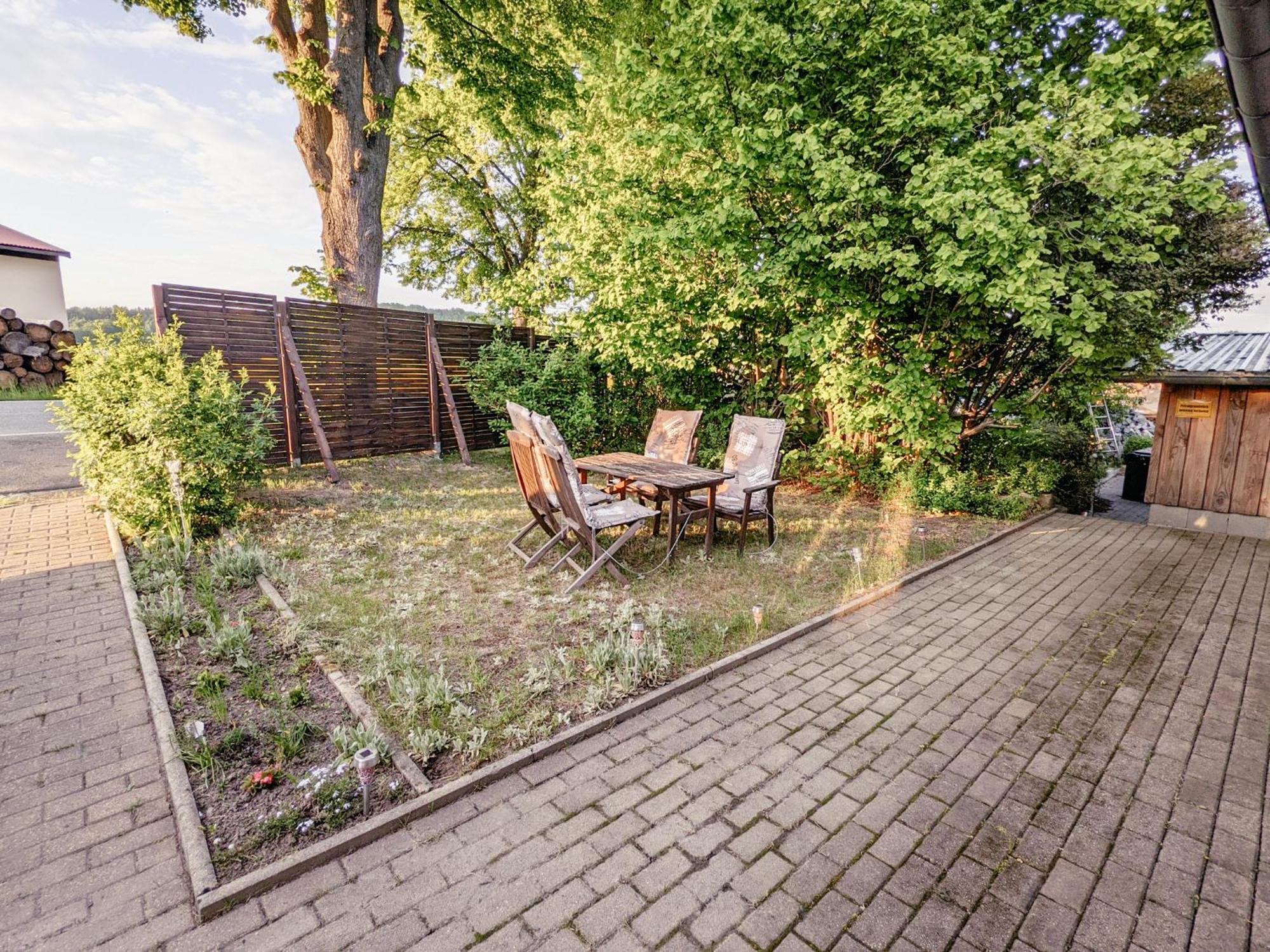 W5 - Urlaubsmagie - Wohnung Mit Grill, Terrasse & Pool Lichtenhain  Bagian luar foto